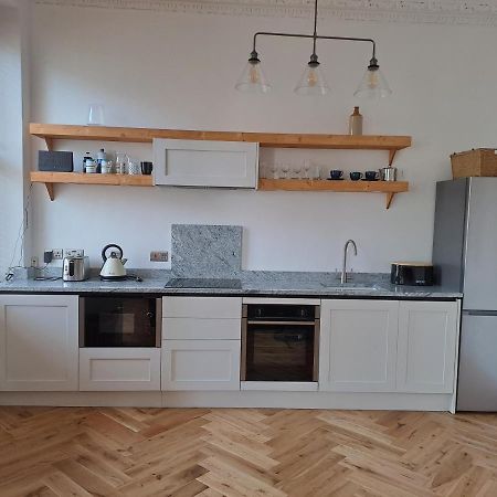 Spinnaker - Self Catering Apartment, Tenby Exterior foto